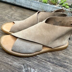 Born Iwa Suede Taupe Sandals Asymmetrical Design Comfortable Footbed
